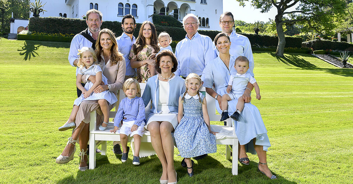 Kungafamiljen önskar en glad sommar