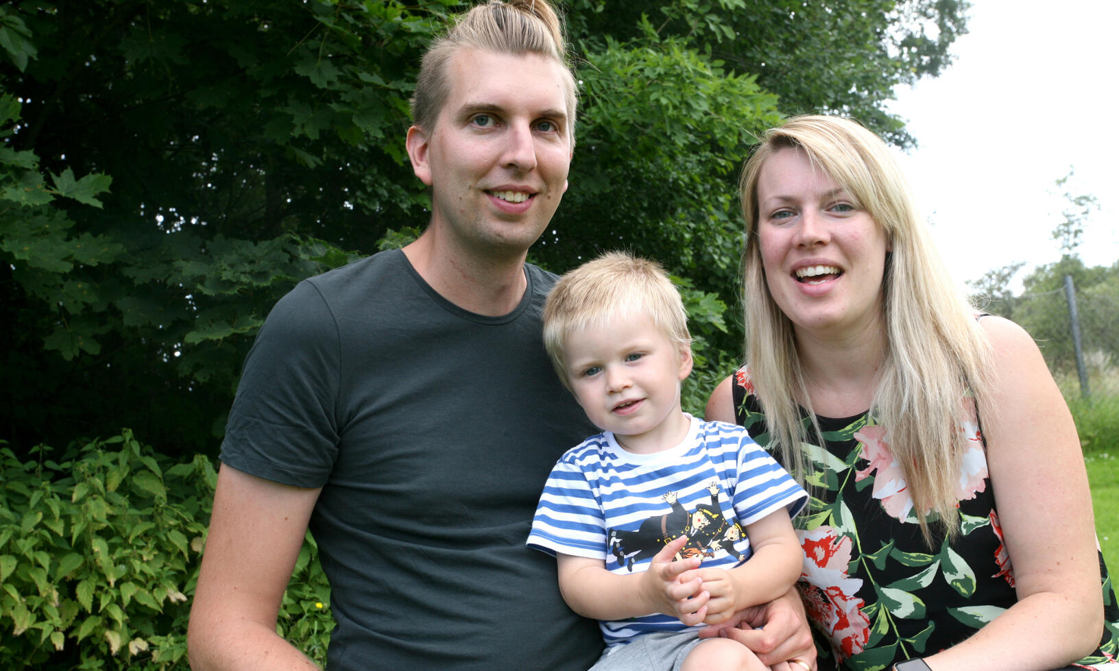 Pappa räddade lille Elliot ur brunnen: “Jag hoppade ner och fick tag i honom!”