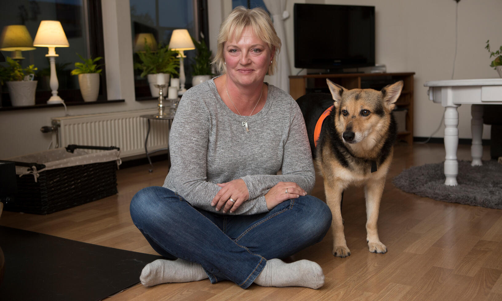 Var gatuhund i Rumänien – nu lär hon barn att läsa!