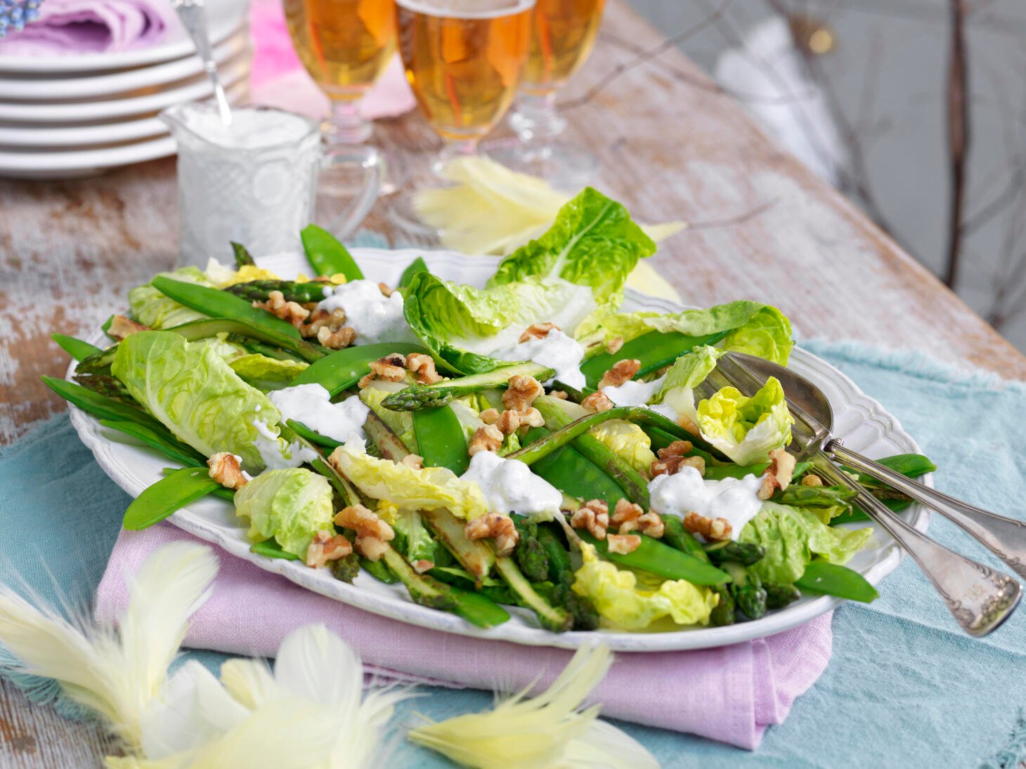 Grönsallad med ädelostdressing