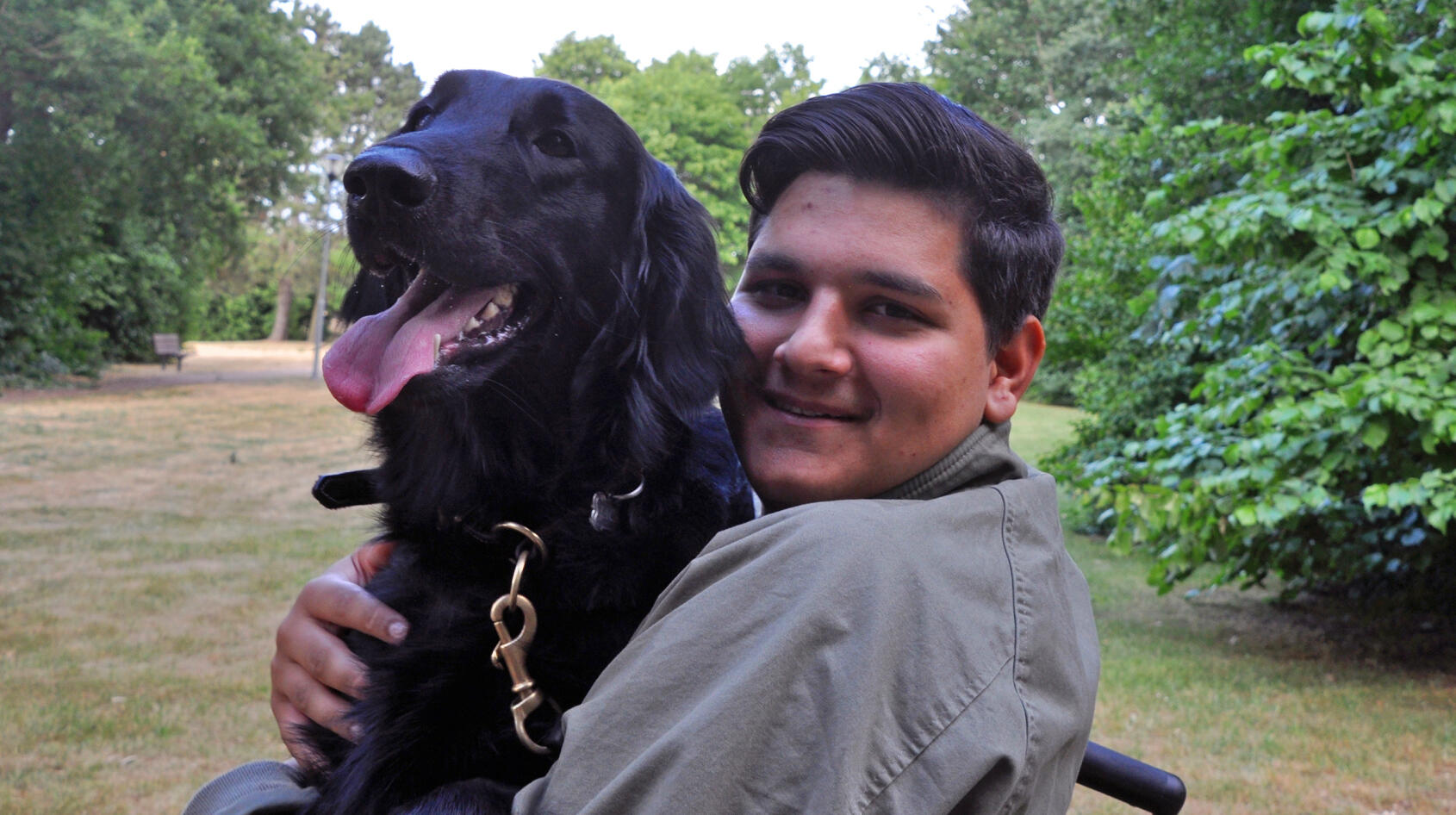 Hunden varnar innan Caen får anfall