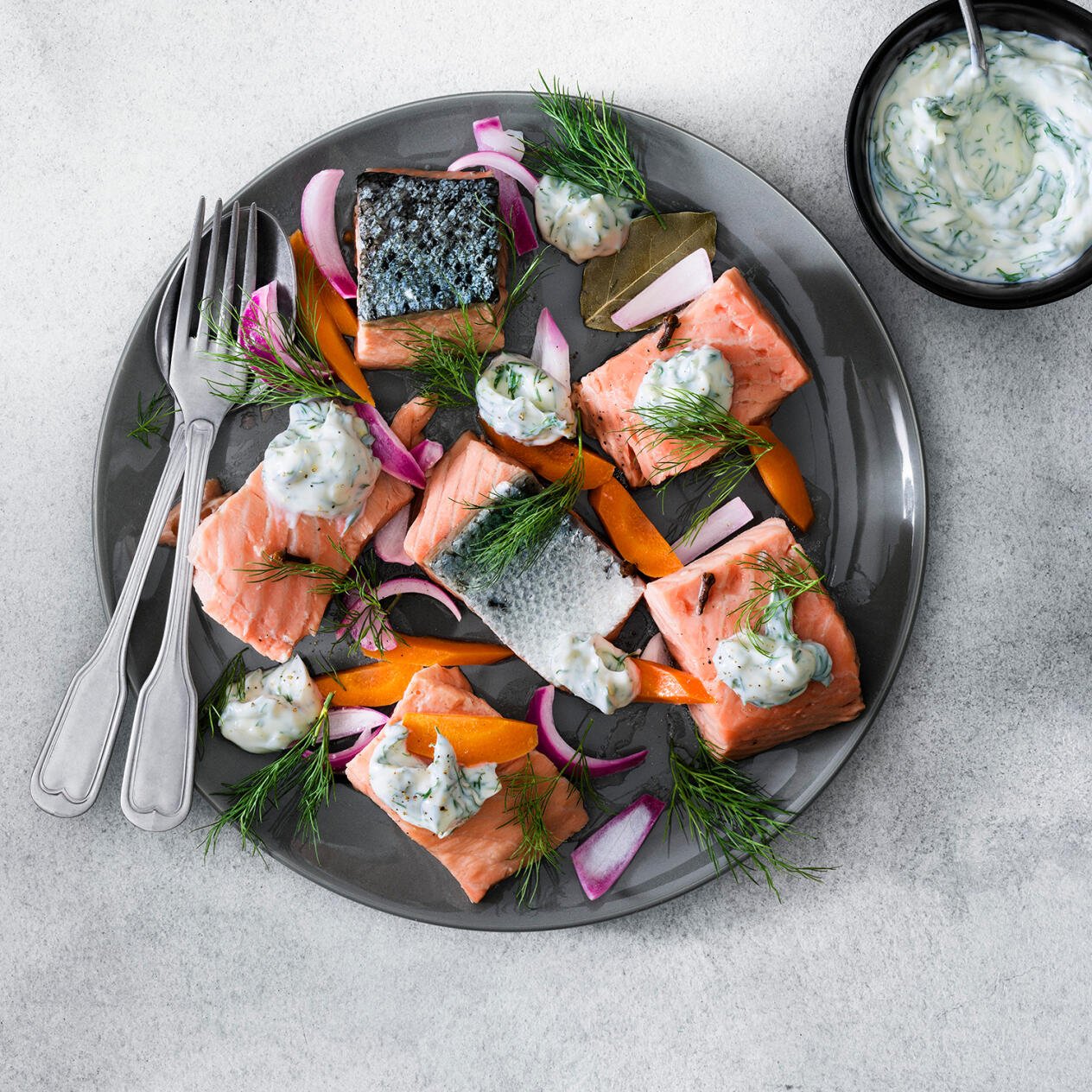 Inkokt lax med dillmajonnäs