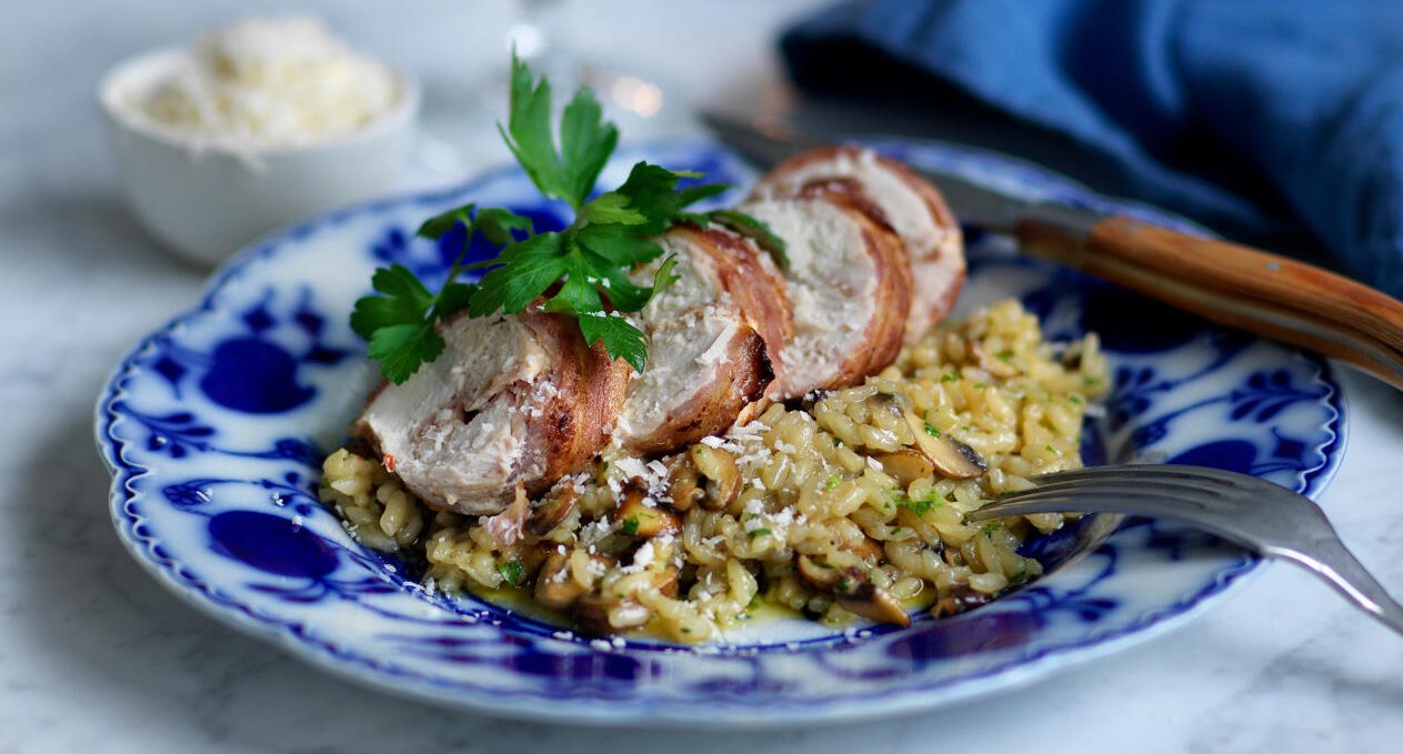 Italiensk risotto med baconlindad fylld kycklingfilé