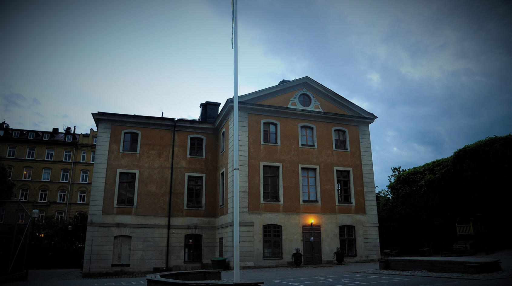 Drottningen och älskarinnan – här spökar de båda!