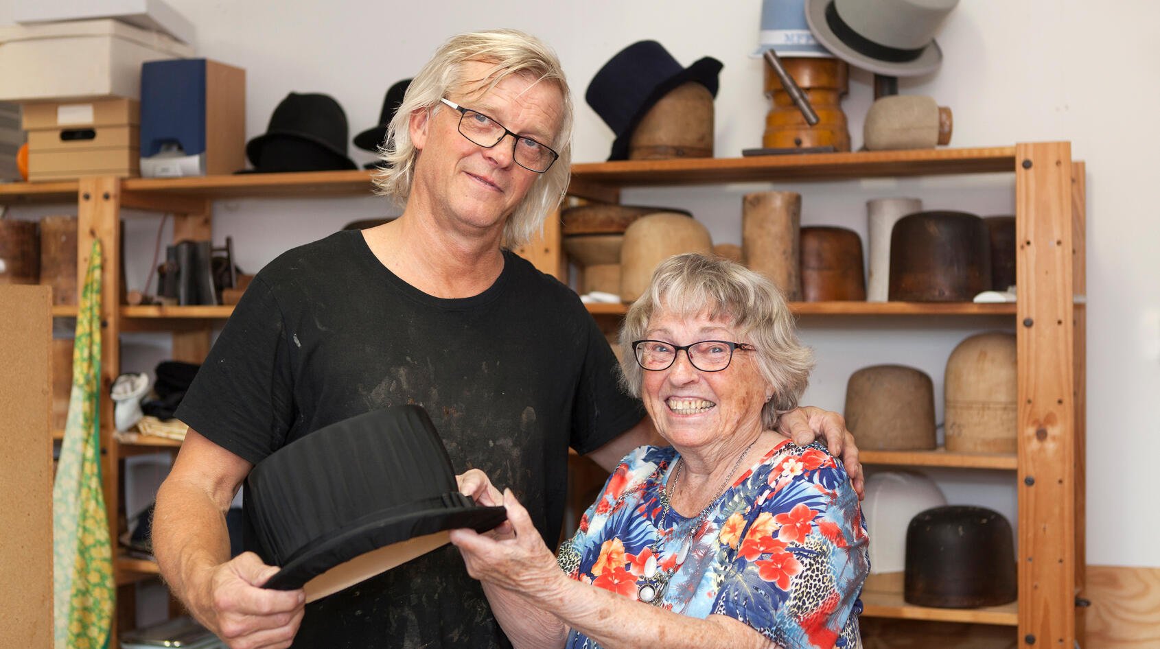 Kungens hatt har en hemlig hälsning från mig!