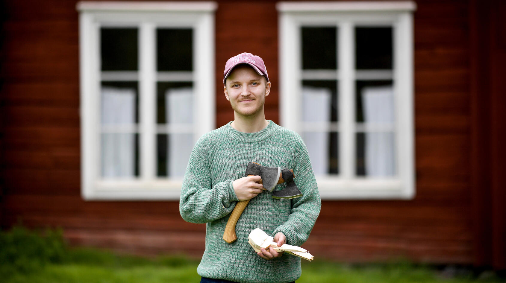 Per är självlärd täljare – nu gör hans hantverk succé