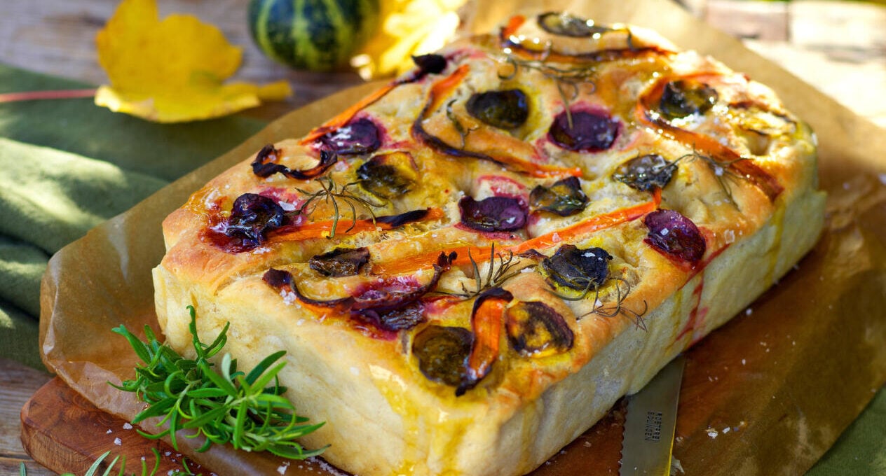 Focaccia med rotfrukter
