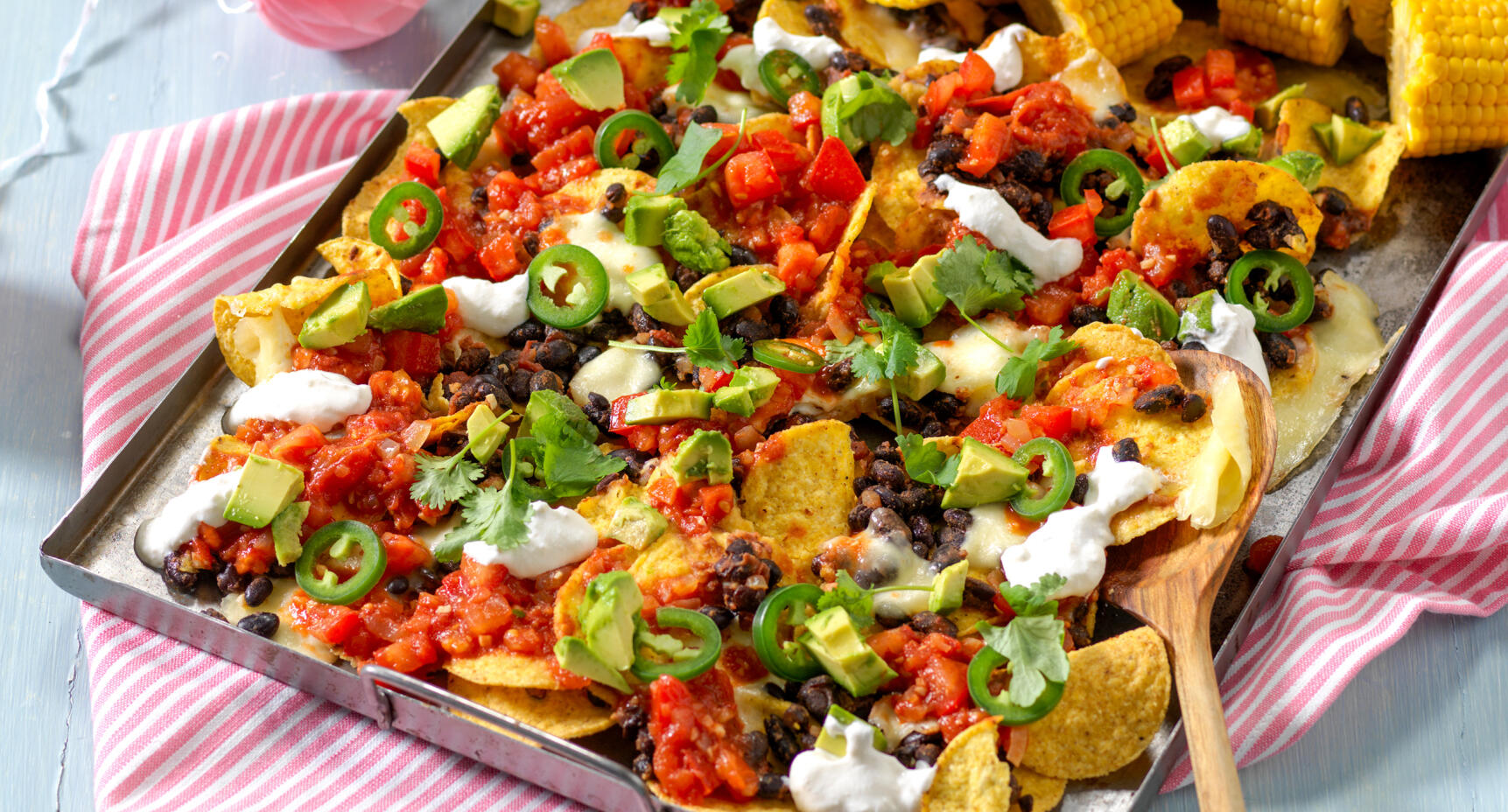 Festlig nachoplåt med salsa roja!