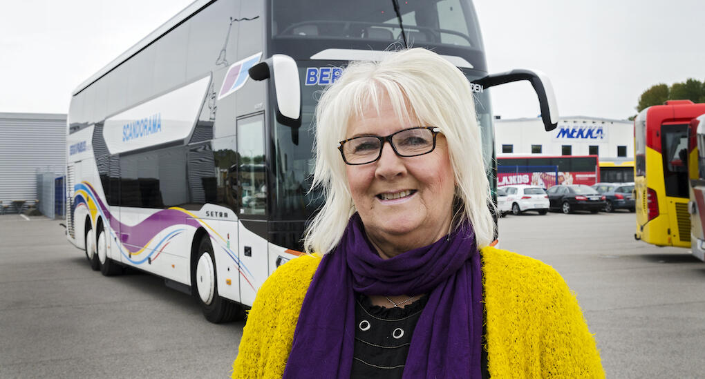 Lena lärde sig köra buss vid 63