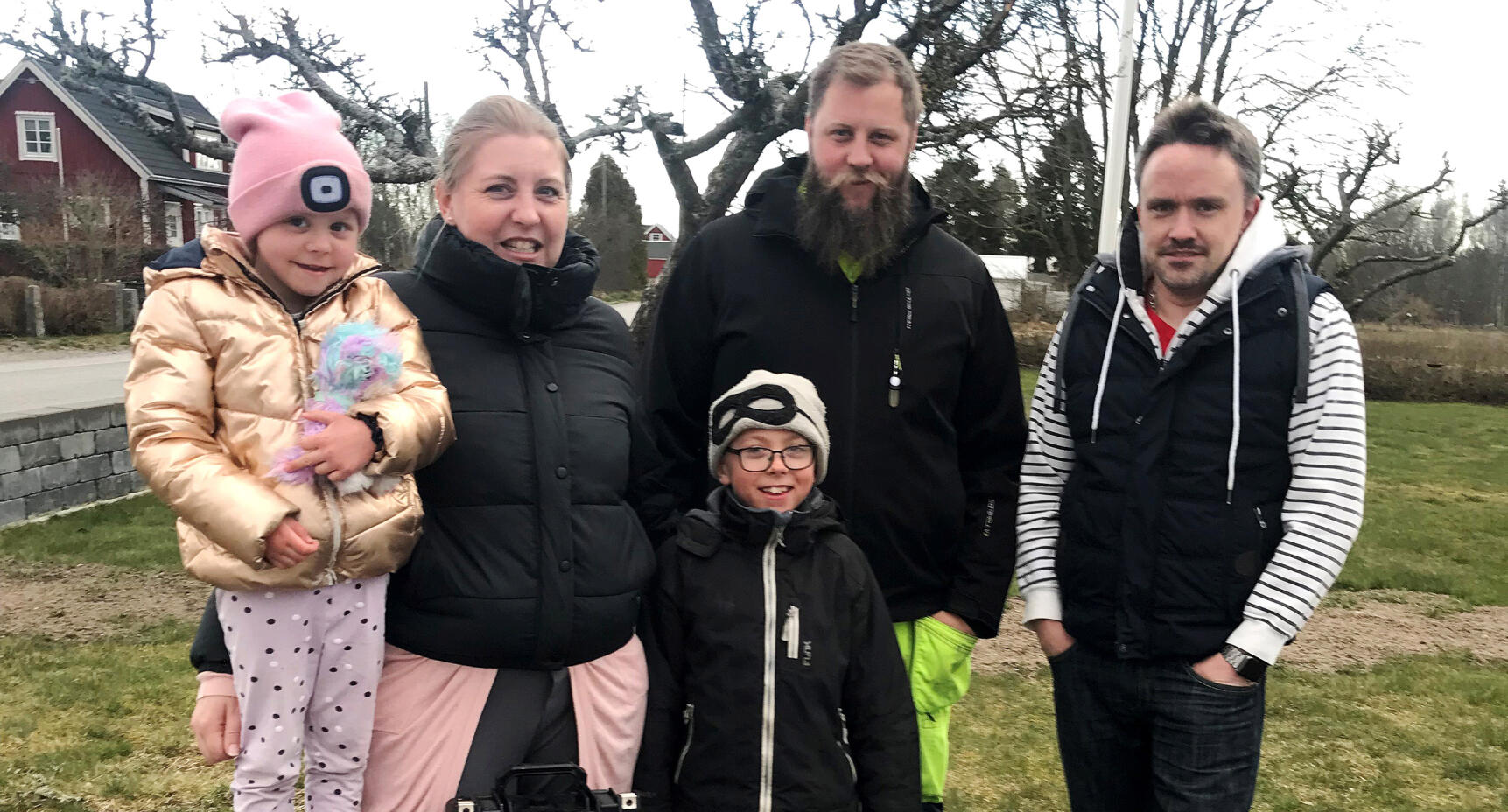 Familjen Turesson fiskar skrot med magneter