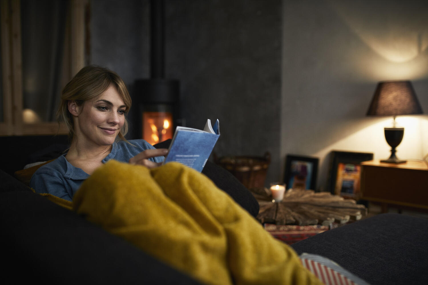 Fem tips på mysiga romaner som värmer i höstmörkret