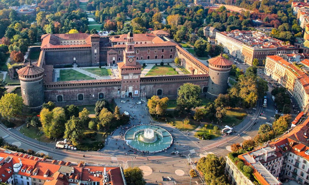 Castello Sforzesco med Sempione-parken i bakgrunden. Foto: Andrea Cherchi