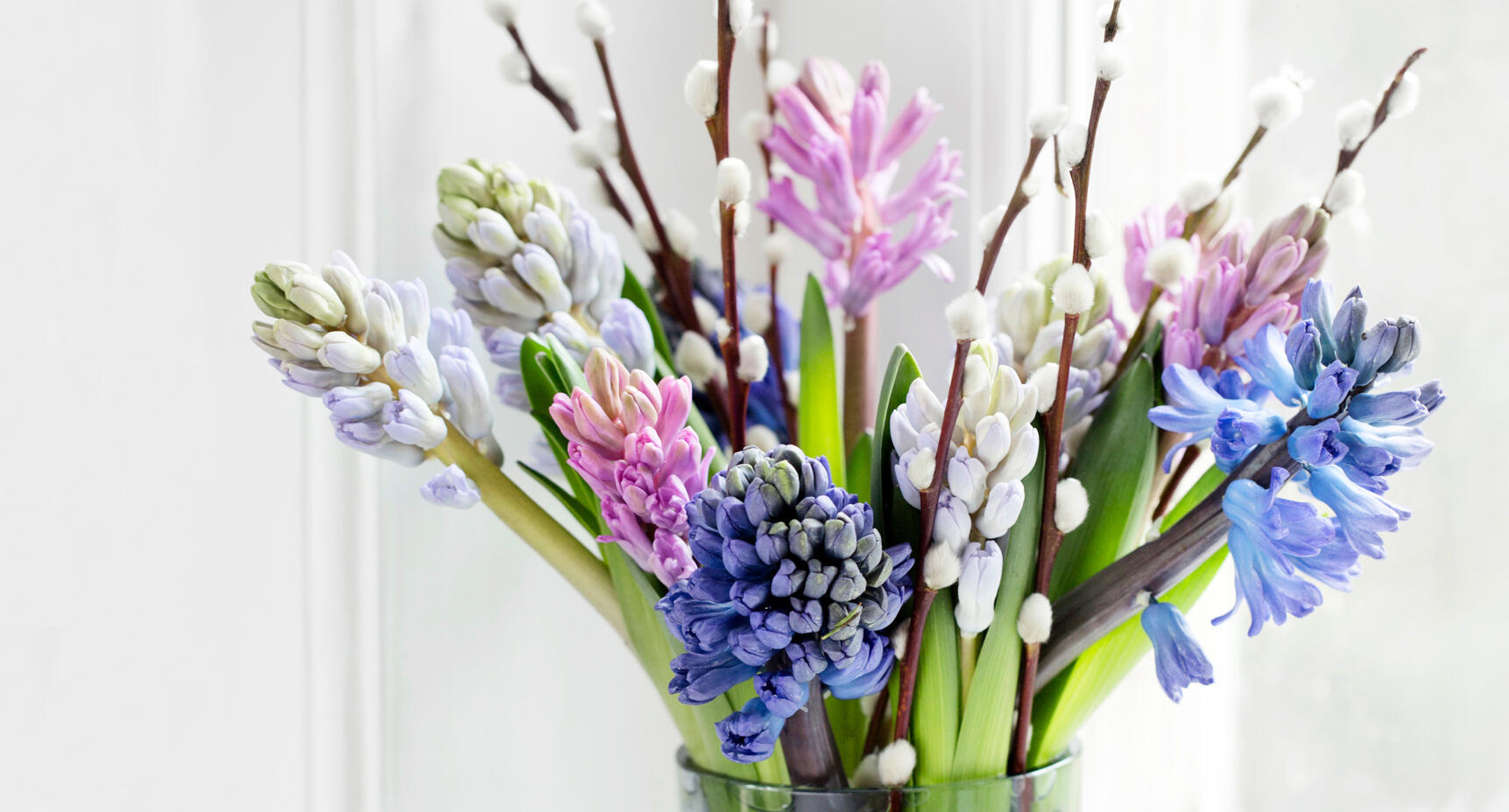 Julens finaste blomsterarrangemang i vackra pastellfärger