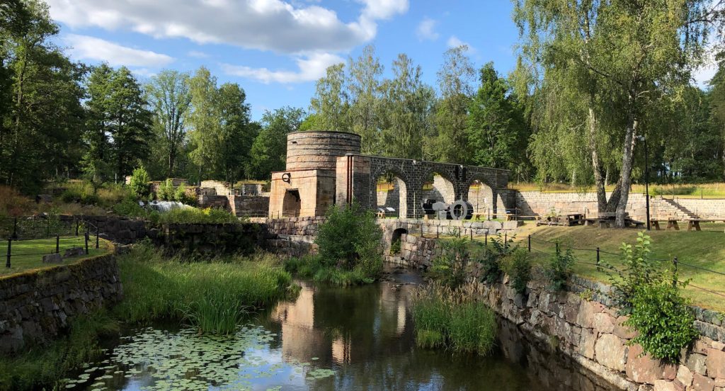 Vi besöker det gamla brukssamhället Borgvik som stod för leveransen av järn till Eiffeltornet.