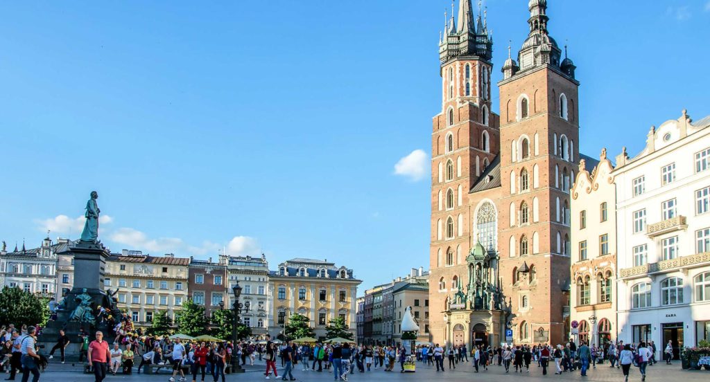 Gamla stan med Mariakyrkan från 1200-talet finns med på Unescos världsarvslista.