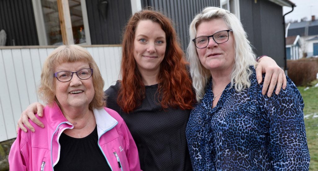 Gammelmormor Barbro, hennes dotterdotter Jenny och dotter Annelie blev alla tre tonårsmammor.