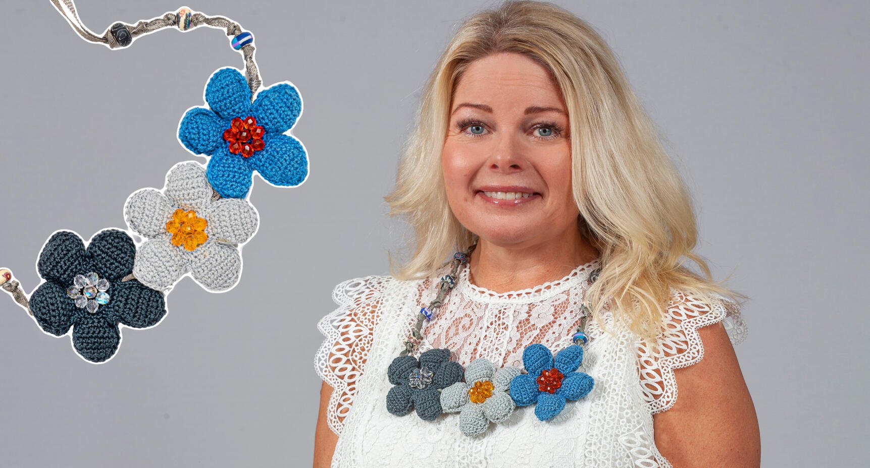 Virka somrigt halsband med blommor