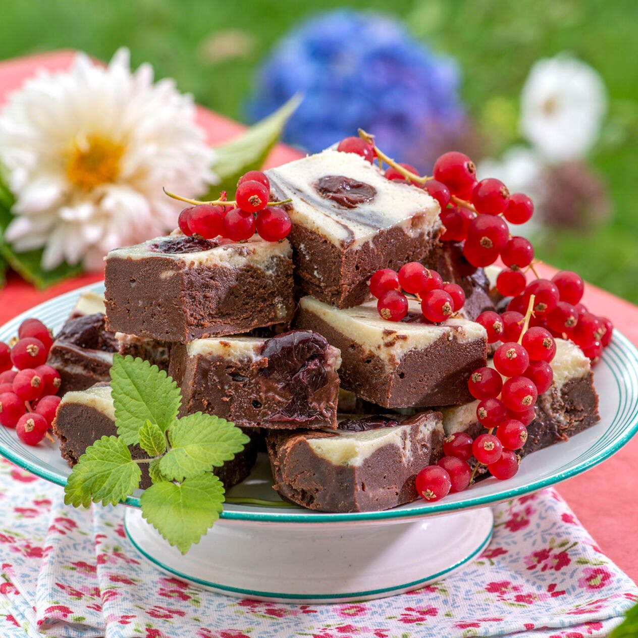 Brownies med körsbär