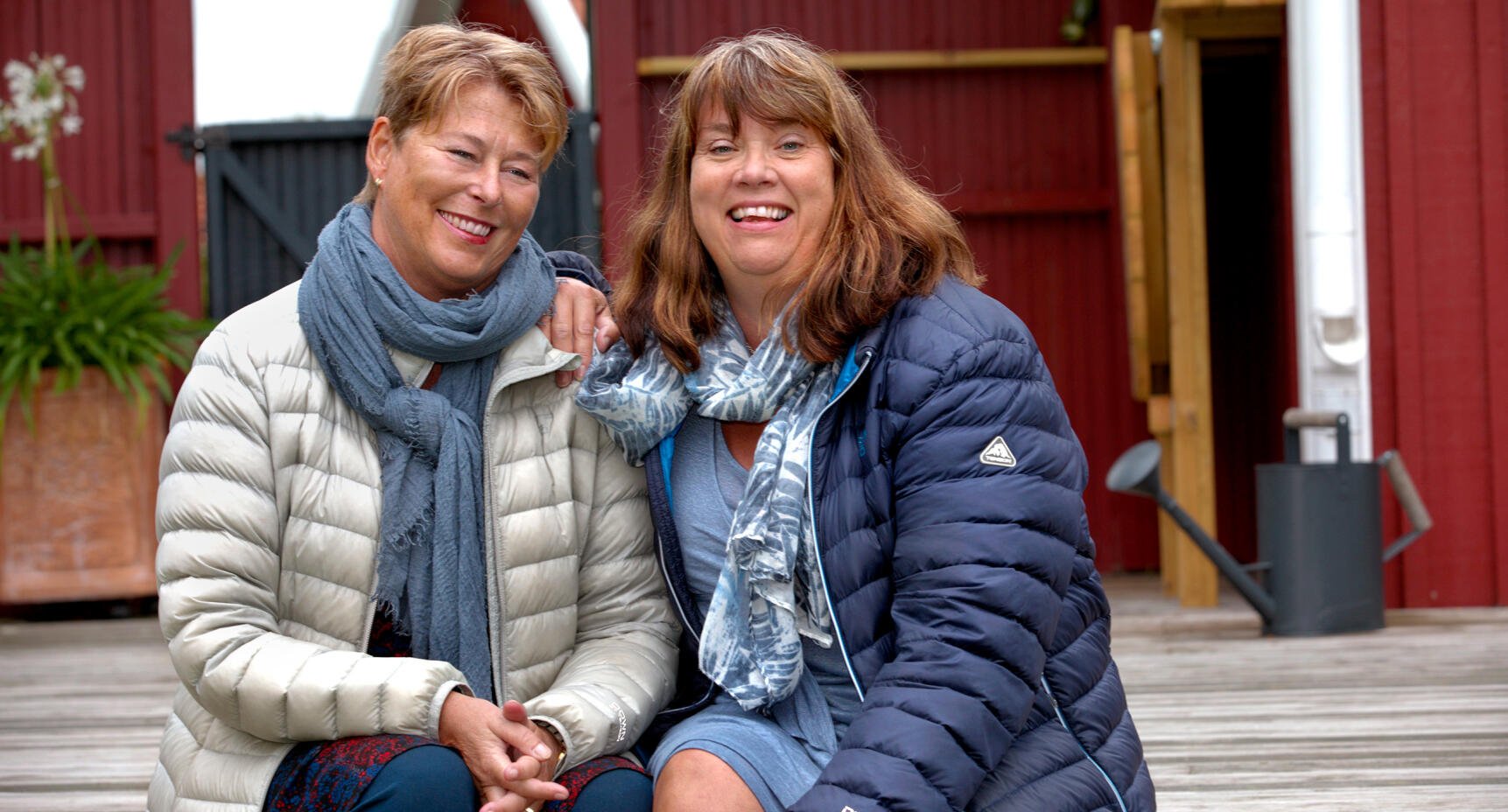 Väninnorna stöttar varandra i sorgen: “De som varit med om samma sak orkar lyssna”