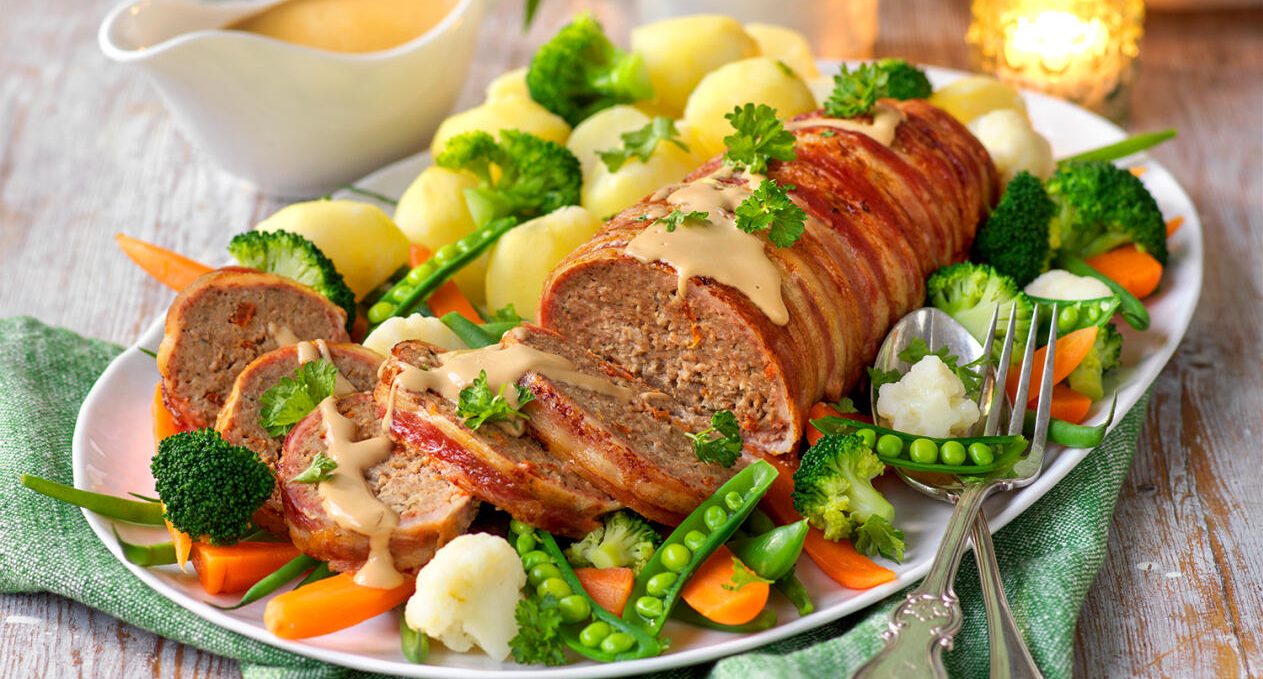 Baconlindad ­köttfärslimpa