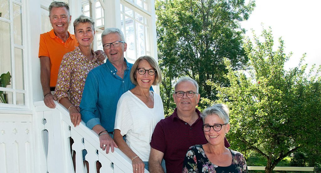 Tre lyckliga par: Från vänster Ulla-Britt och Rolf Isaksson, Birgitta och Kenneth Karlsson samt Lena och Ingemar Ahnstedt.