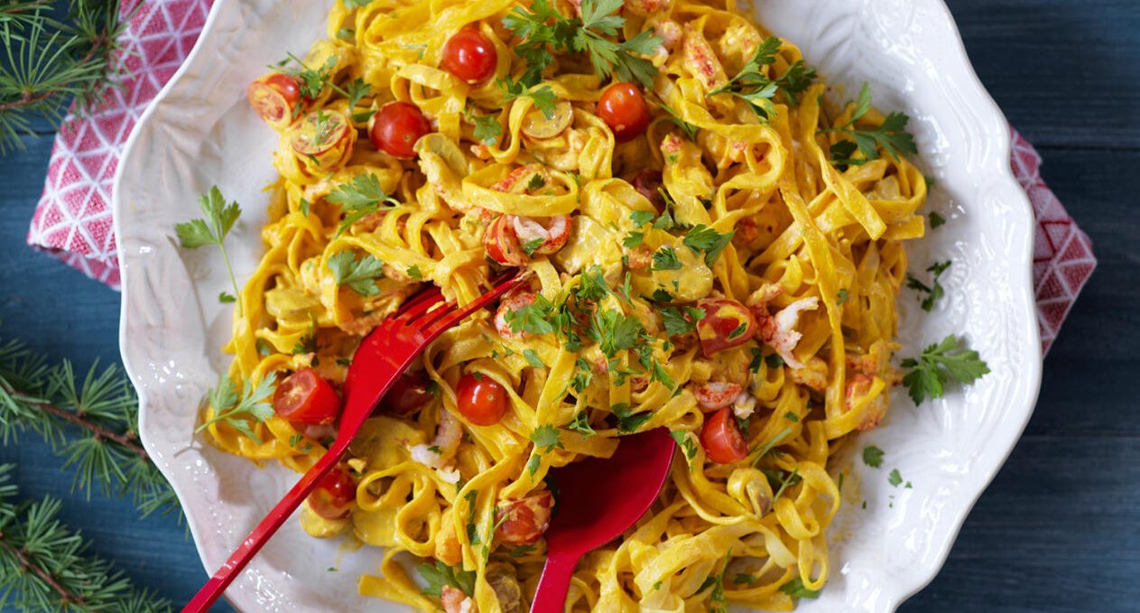 Saffranspasta med kräftstjärtar