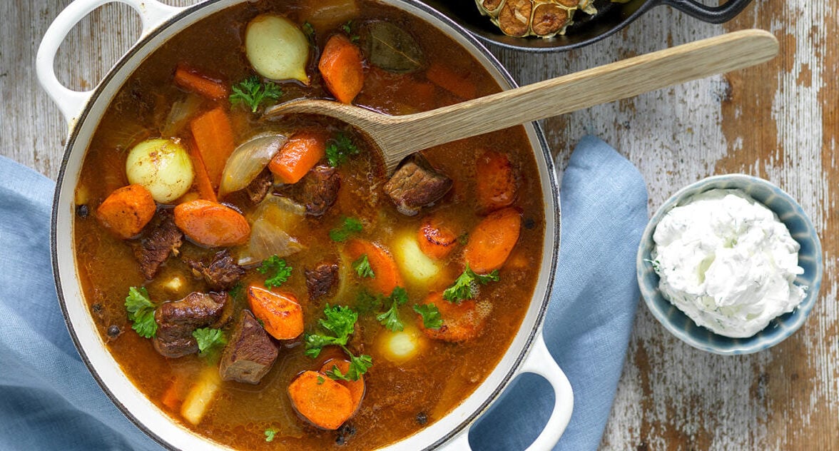 Högrevsgryta med rostade rotfrukter