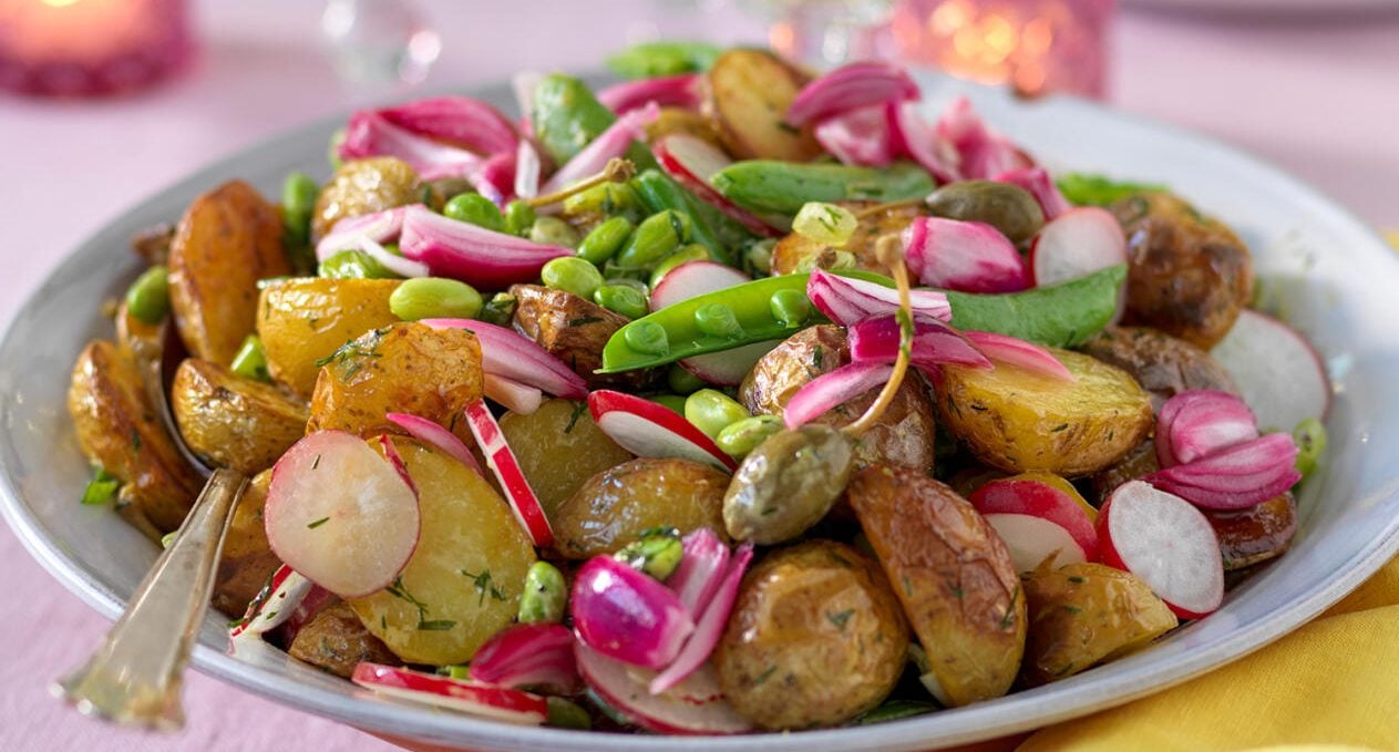 Potatissallad med picklad rödlök