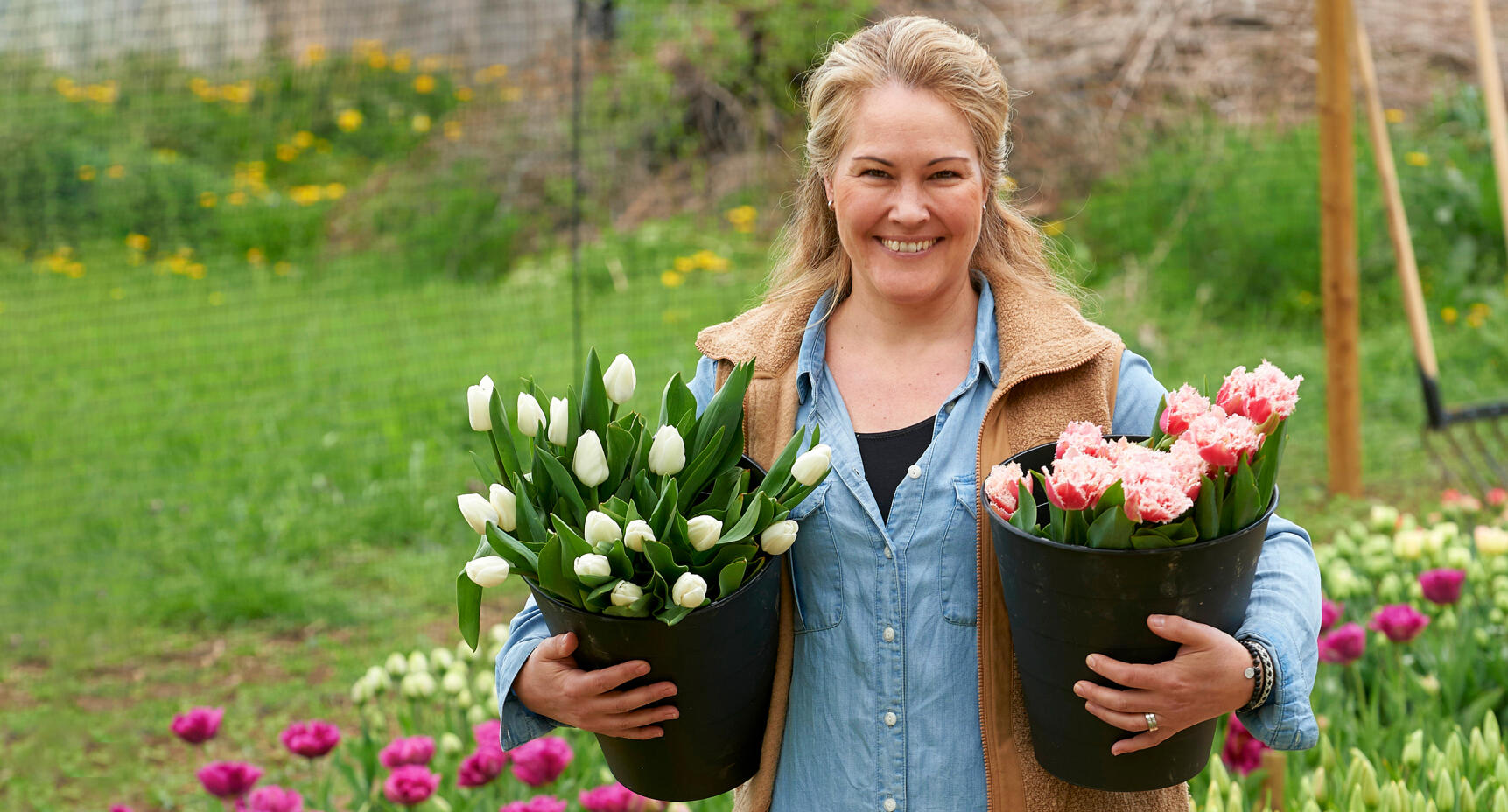 Inredningsdesignern Belinda tröttnade på konsumtionshysterin – sadlade om till florist med miljöfokus