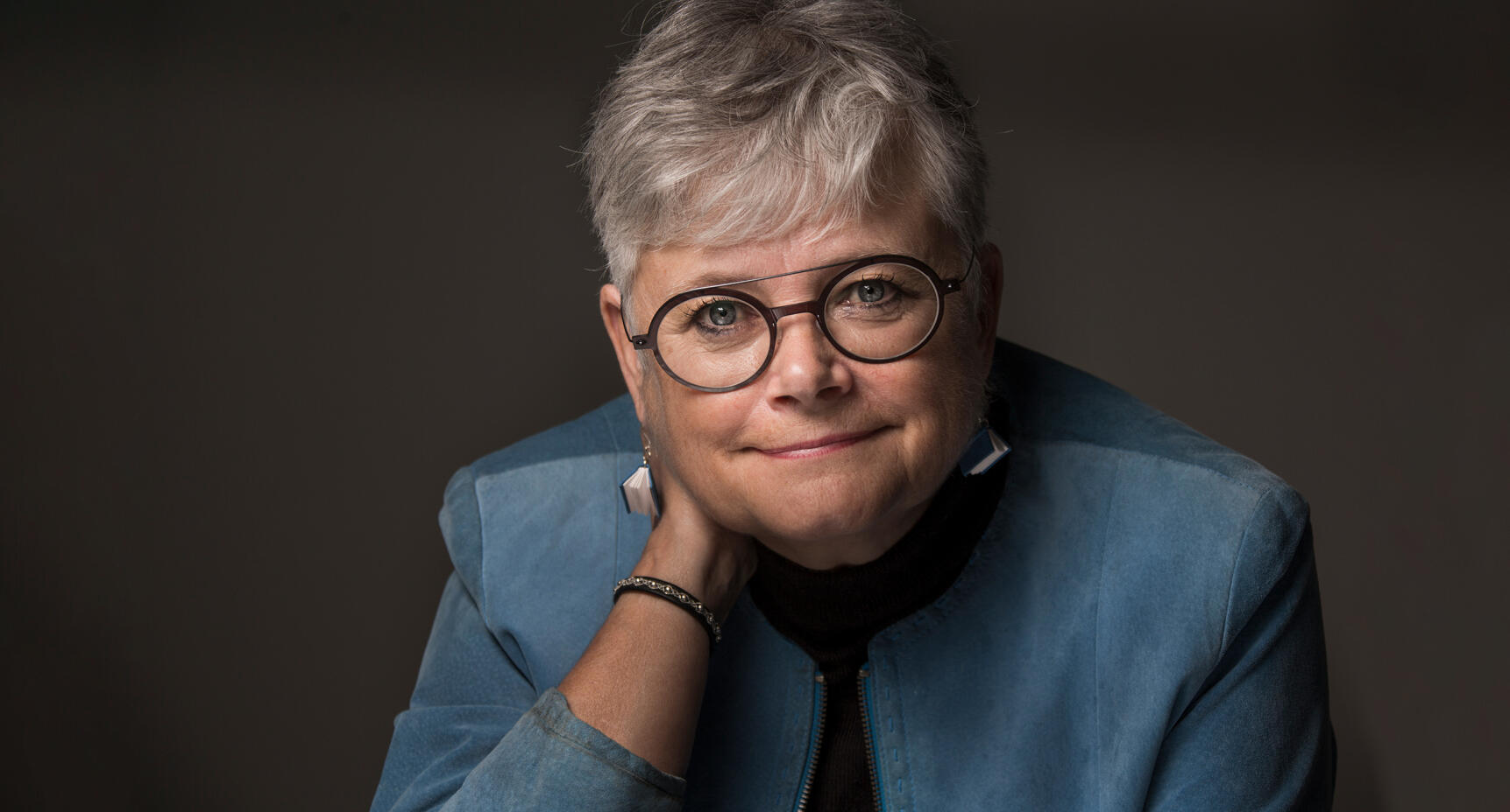 Så hanterar Karin Alfredsson sorgen efter maken och dottern: “Jag säger ja till allt”