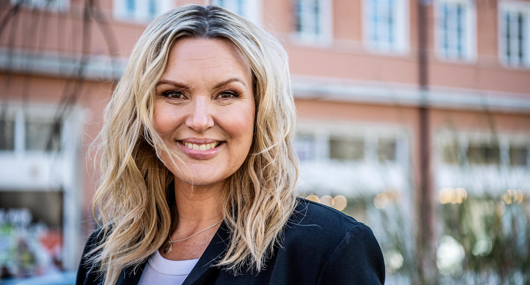 Sanna Nielsen om livet som mamma: ”Det har inte gått en enda dag då jag inte fällt en tår”