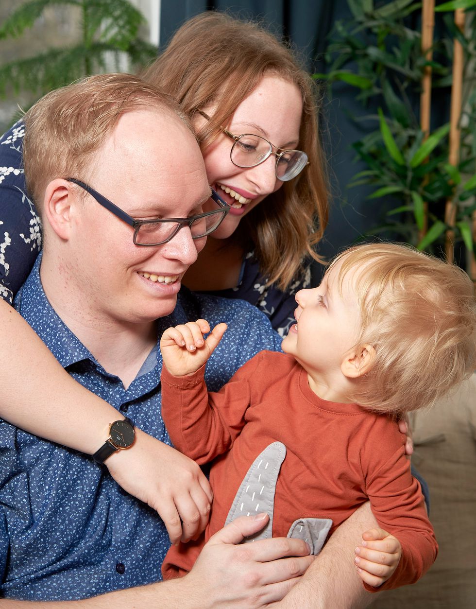 Robins mamma satt i fängelse under hans uppväxt