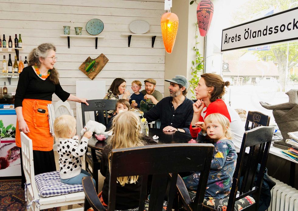 May-Anita bytte datorn mot bullar och bakelser