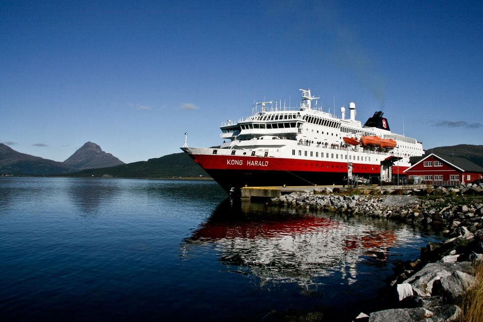 AVSLUTAD RESA: Följ med på världens vackraste sjöresa – Hurtigruten