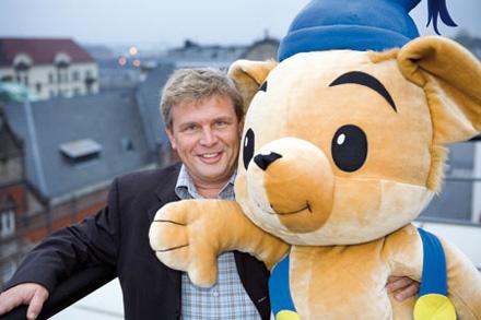 Nu ger sig Bamse ut i världen!