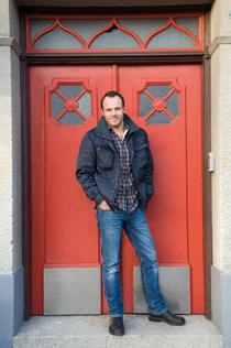 David Hellenius: Jag kastar pinnar på bilar som kör för fort!