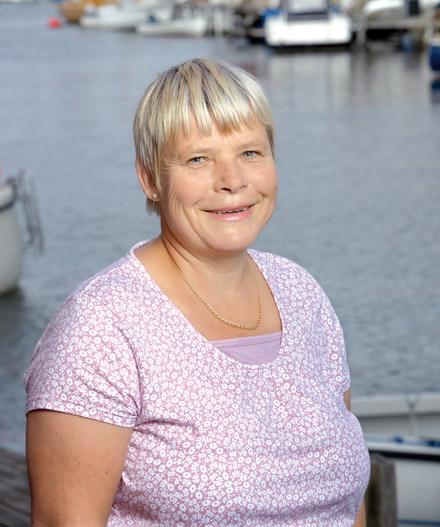 Saltön - Ankis bantning krävde stoppning i Emilys kläder!