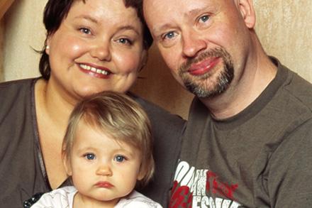 Det var en kamp mot klockan - lilla Vega svävade mellan liv och död...