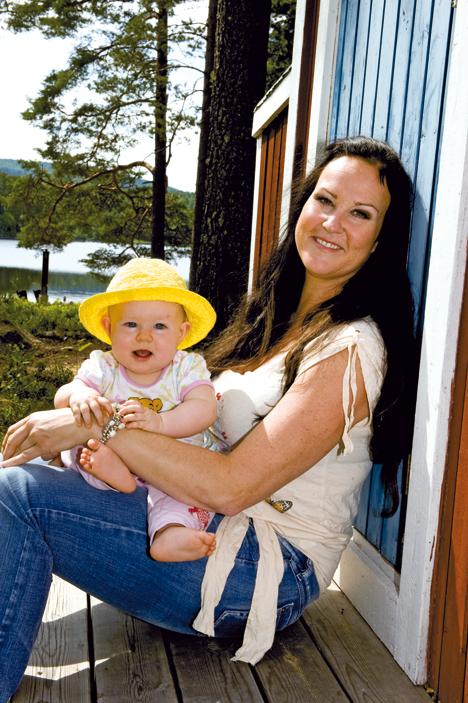 Lyxlivet som musikalstjärna är inget mot att bli mamma!
