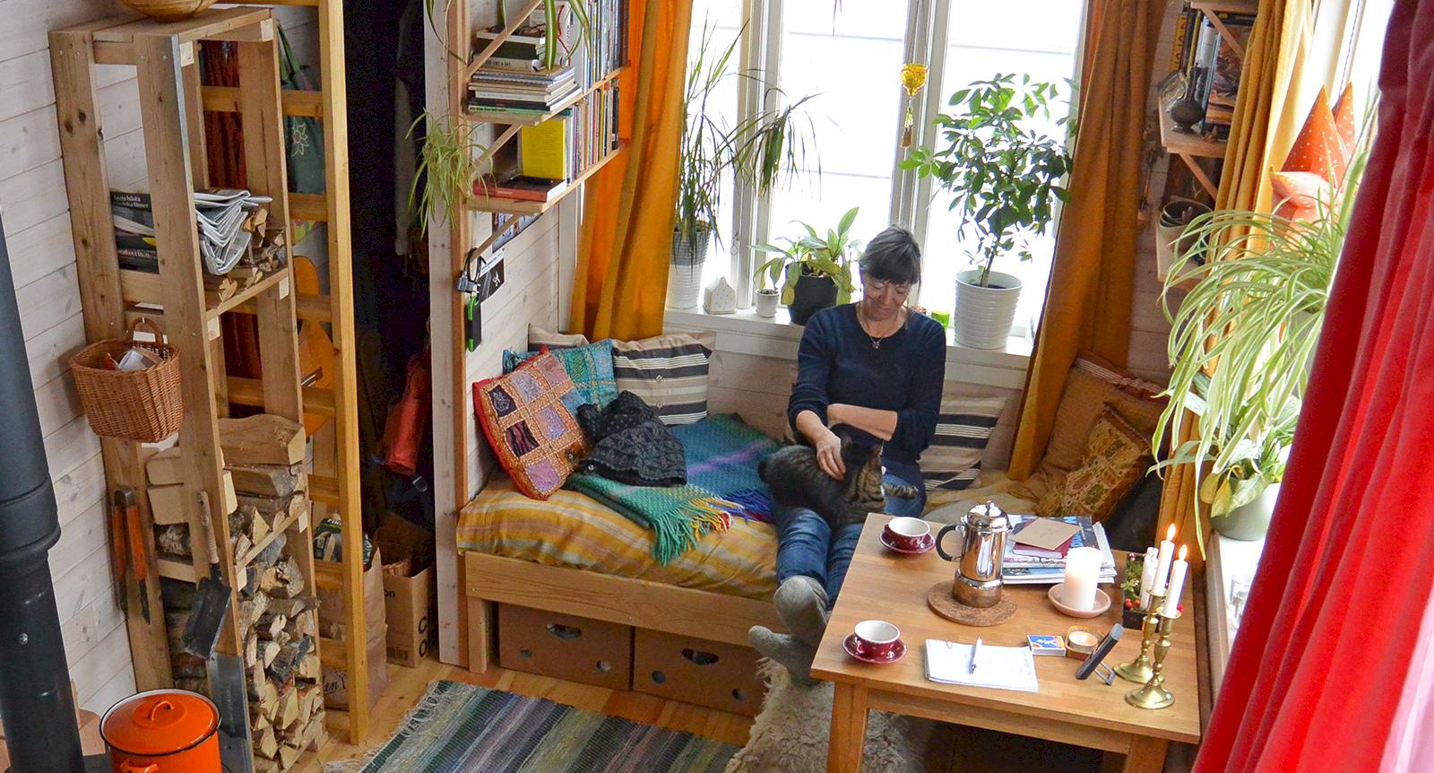 Catarina bor i ett minihus på 15 kvadrat: “Här slipper jag oroa mig för höga elpriser”