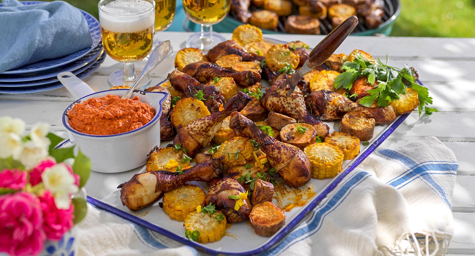 Kycklingben med ­sötpotatis och paprikaröra