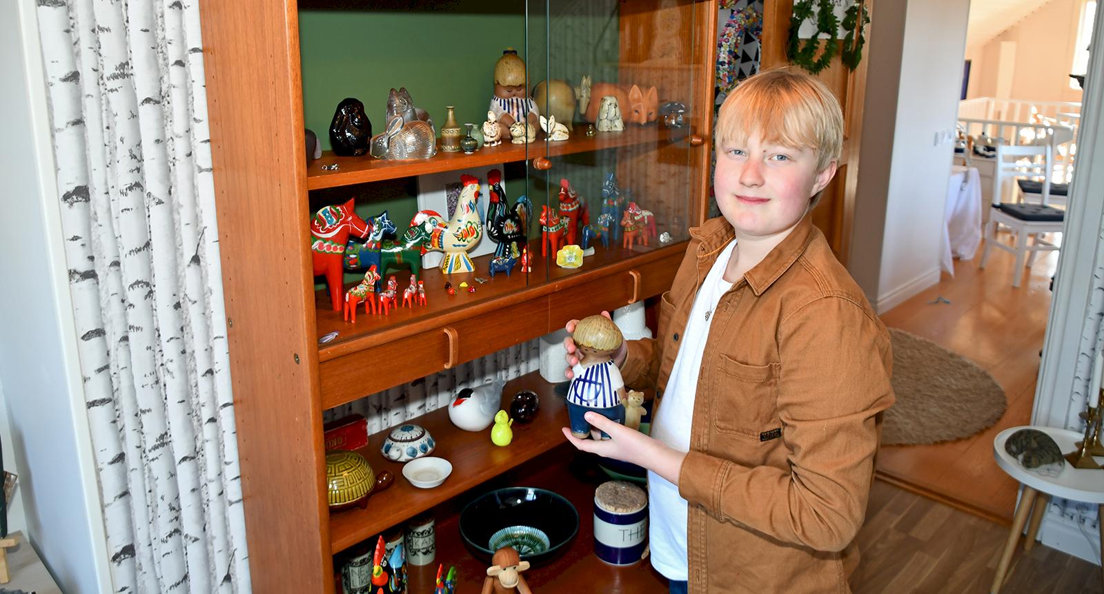 Elis, 13, är antikexpert: “En riktig slagauktion är det roligaste jag vet”
