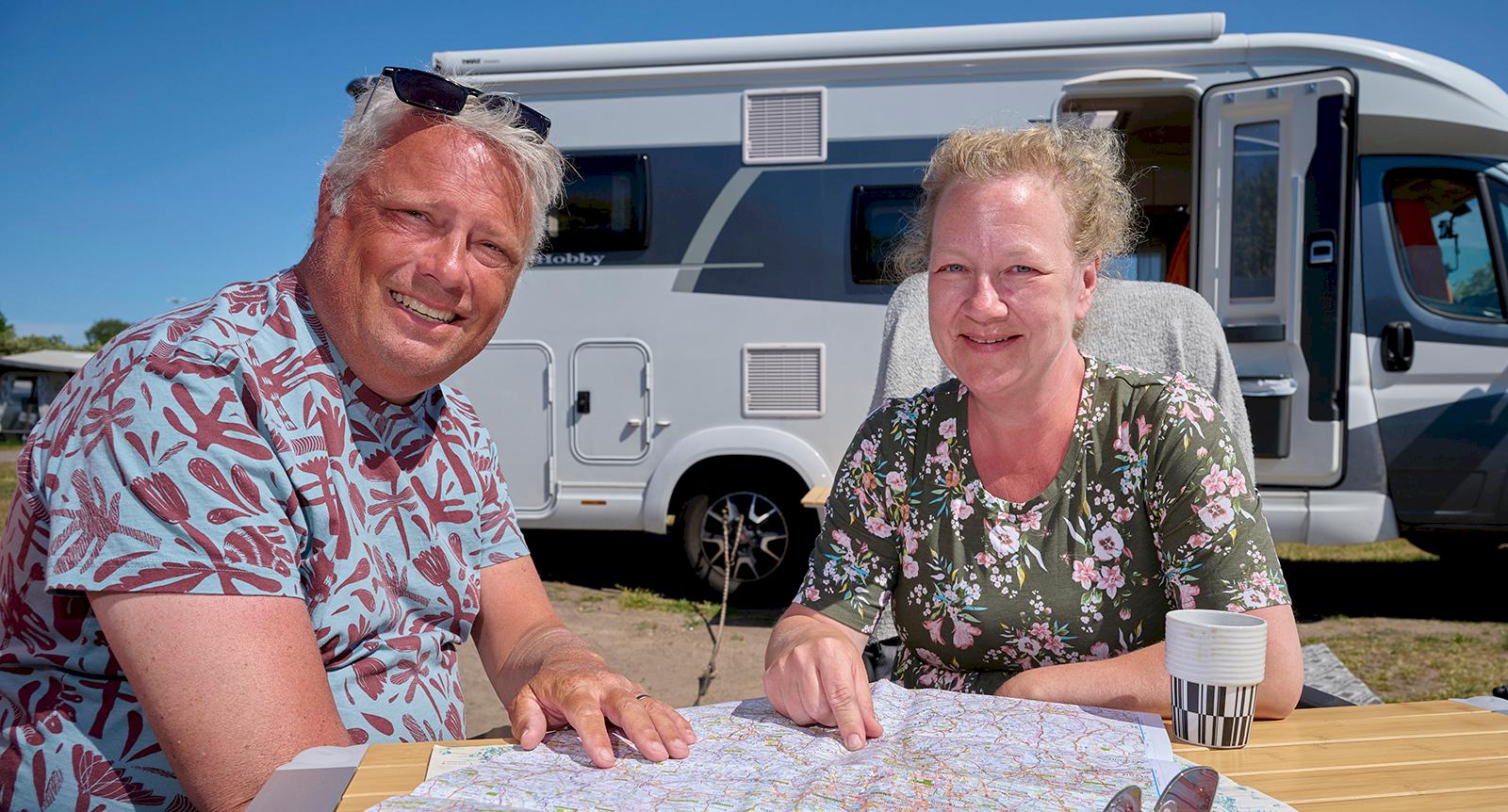 Magnus och Annelie förverkligade sin dröm: “Vi sålde allt och köpte husbil”