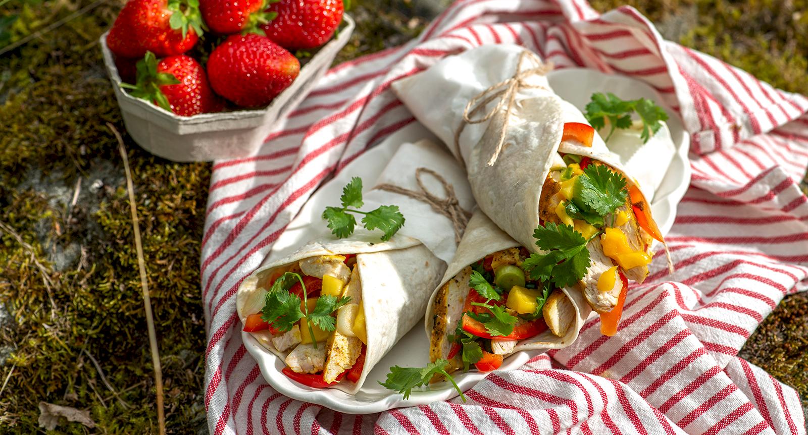 Wrap med currykyckling och mangosalsa