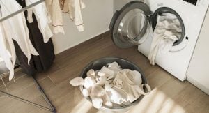 Luktar tvätten illa? Här är 8 tips som får kläderna att lukta fräscht igen