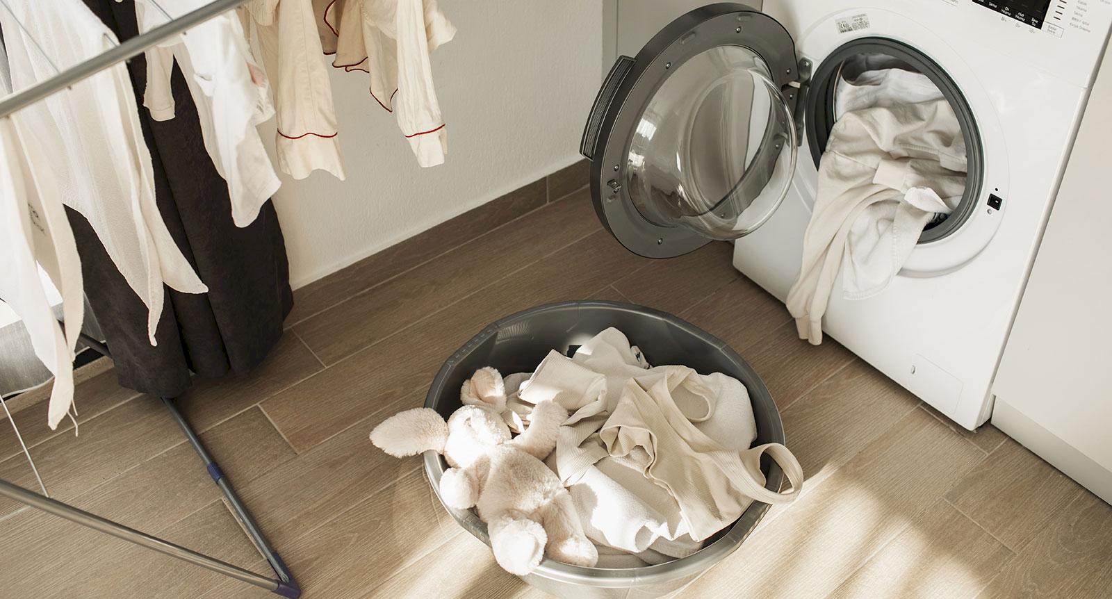 Luktar tvätten illa? Här är 8 tips som får kläderna att lukta fräscht igen