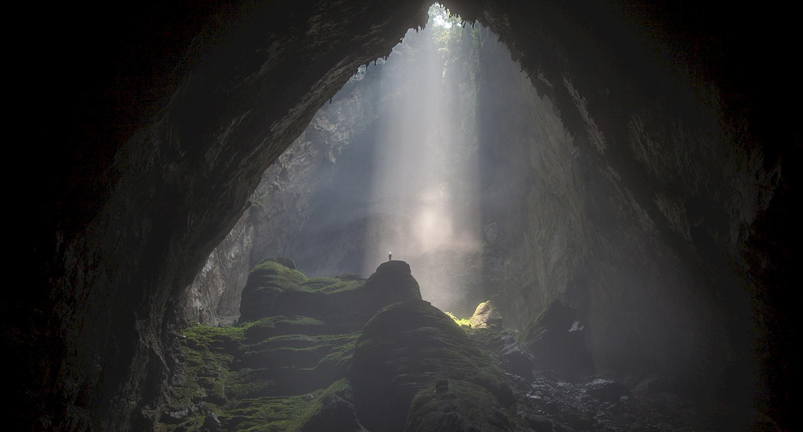 Vilka hemligheter gömmer sig i världens största grotta?