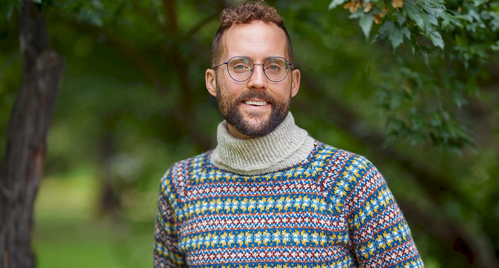 Stickdesignern Birger mobbades i skolan: ”Tuffa till dig”
