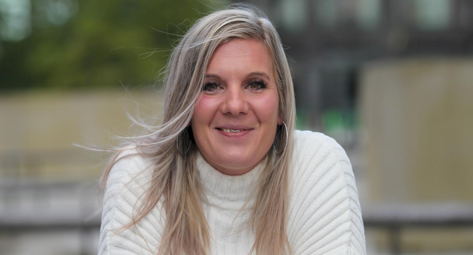 Emelie blev till med hjälp av stulna spermier: “Jag ifrågasatte allt i mitt liv”