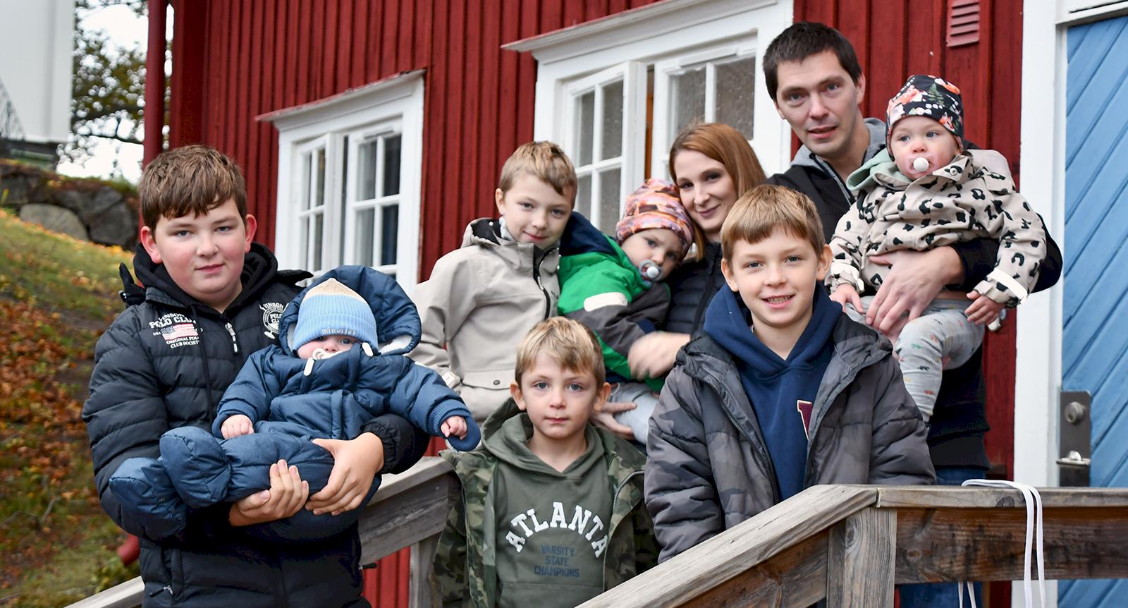 De fick sju söner på tolv år: ”Inget vi planerade från början”